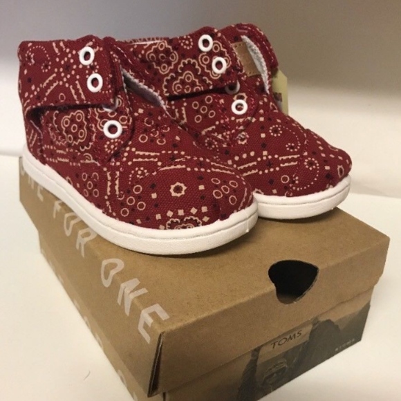 TOMS Tiny Barn Red Botas Bandana High Tops Toddler - Picture 4 of 6